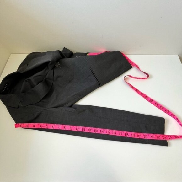 Theory Wool Blazer Size 4 - Picture 12 of 12